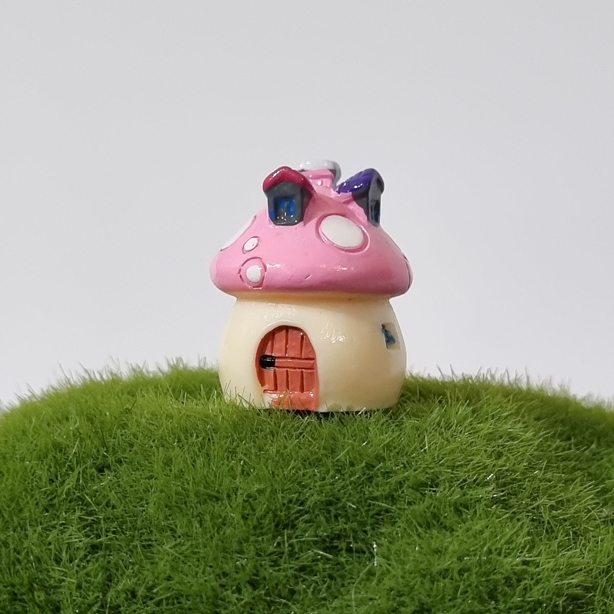 Mushroom house (medium)